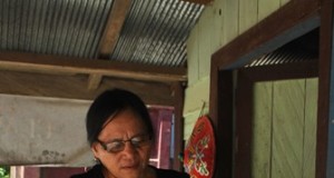 Mamak Anik : Meski Menguntungkan Sudah Tidak Jual Komix Lagi