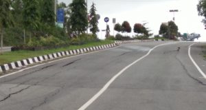 Awas, Jalan Soekarno Hatta Terancam Longsor
