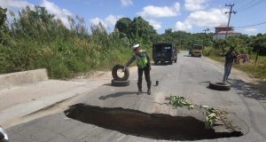 Amblas, Lubang Sepanjang 4 Meter Menganga di Kilometer 7 Poros Sangatta-Bontang