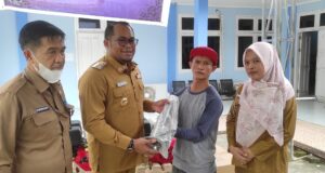 Tekan Dampak Inflasi Wabup Kasmidi, Bagikan Mesin Ketinting Hingga Buat Pasar Murah