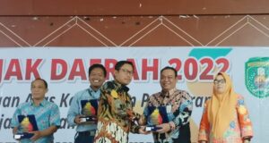 50 WP Teladan Terima Reward dari Bapenda Kutim