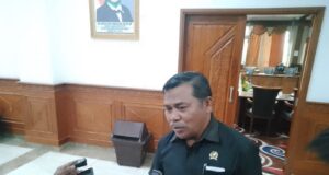 DPRD Kutim Minta Satpol PP Menertibkan Reklame atau Baliho Ilegal