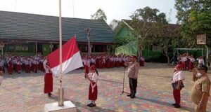 “Go To School” Polres Kutim Kunjungi SD 003 Sangatta Utara, Ingatkan Siswa Jangan Bullying dan Narkoba