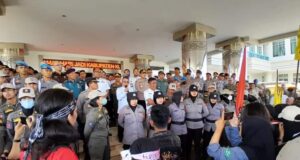 Bupati Ardiansyah Terima Aksi Damai Mahasiswa, Sampaikan Isu Nasional dan Lokal