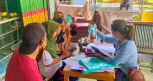 Tim Gabungan Dinkes dan DPMPTSP Kutim Visitasi 40 IRTP Zona Pesisir