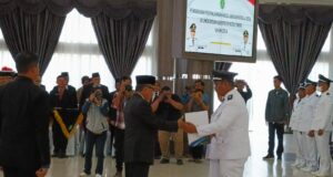 135 Kades Dikukuhkan Perpanjangan Masa Jabatan – Pimpin Desa Selama 8 Tahun