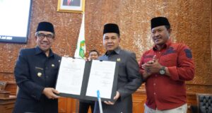 Pemkab Kutim Apresiasi Kinerja Anggota DPRD Kutim dalam Dukungan Penyusunan Raperda Pertanggungjawaban Pelaksanaan APBD Kutim 2023