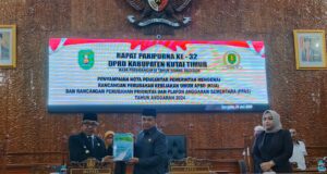 Paripurna ke-32 DPRD Kutim, Bupati Ardiansyah Sampaikan Nota Pengantar KUA PPAS Perubahan 2024