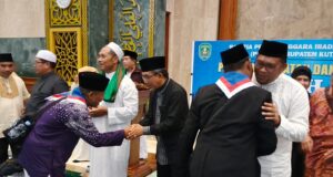 205 Calon Haji Kutim 2024 Diberangkatkan – Bupati Ardiansyah Do’akan Haji Mabrur
