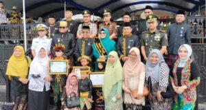 Joni Hadiri Upacara Peringatan Hardiknas 2024, Dukung Penuh Program Merdeka Belajar di Kutai Timur