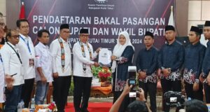 Ribuan Pendukung Hantarkan Pendaftaran ARMY ke KPU Kutim, Teriring Do’a dan Harapan Kemenangan Masyarakat Demi Kesejahteraan Kutim 5 Tahun ke Depan