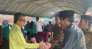 Camat Teluk Pandan Tegaskan Bupati Dukung Program di Kecamatan – Tingkatkan Jalan di Desa Danau Redan Hingga Normalisasi Sungai