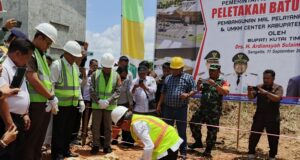 Bupati Ardiansyah Sulaiman Lakukan Peletakan Batu Pertama Pembangunan Mall Pelayanan Publik dan UMKM Center Kutim – Upaya Hadirkan Percepatan dan Kemudahan Layanan Publik di Kutai Timur