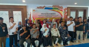 KPU Kutim Lakukan Penyortiran dan Pelipatan Surat Suara Pilgub dan Pilbup