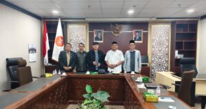 Fraksi PKS Kaltim Perkuat Demokrasi Lewat Hari Aspirasi Warga KH. Aus Hidayat Nur, Anggota Komisi II DPR RI Dapil Kaltim