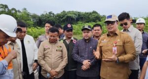 Komisi III DPRD Kaltim Turun Langsung Menyikapi Longsor Desa Batuah Komisi III DPRD Kalimantan Timur sidak lokasi longsor Desa Batuah, Kutai Kartanegara, Selasa (24/6/2025)