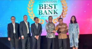 Bankaltimtara Ukir Prestasi Nasional, Firnadi Ikhsan: Layanan Lebih Terasa Bankaltimtara menerima penghargaan The Best Bank in Service Excellence for 5 Consecutive Years (2020-2024) dan The 2nd Best Region Bank in Excellence Website