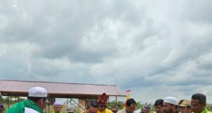 Wabup Mahyunadi Lakukan Peletakan Batu Pertama Rumah Banjar NKBKT