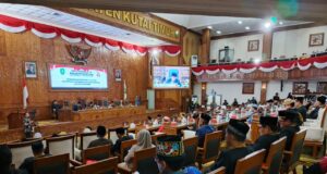 Sampaikan Pidato HUT Kutim Ke-26 di Paripurna DPRD, Ardiansyah Sulaiman : Mari Jaga Kutai Timur Sebagai Rumah Kita Sendiri