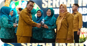 TP PKK Kecamatan Sangatta Selatan Juara I Lomba Masak Ikan Kategori Keluarga, Kecamatan Kaliorang Juara I Kategori Kudapan