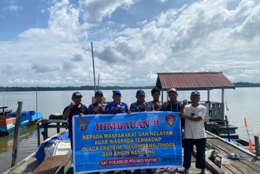 Polairud Polres Kutim Sosialisasi Keselamatan Berlayar di Perairan Pesisir Kutai Timur