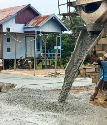 Warga Akhirnya Nikmati Jalan Semenisasi Setelah Hampir 20 Tahun
