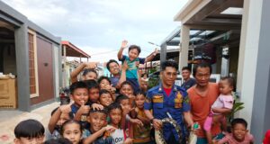 Warga Amankan Buaya 1,3 Meter dalam Parit Perumahan, Sempat Jadikan Edukasi Bagi Anak-anak