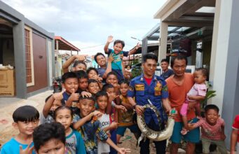 Warga Amankan Buaya 1,3 Meter dalam Parit Perumahan, Sempat Jadikan Edukasi Bagi Anak-anak