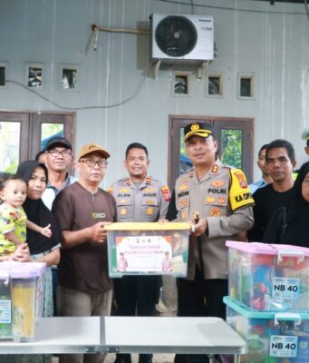 Wujud Kepedulian, Kapolres Kutai Timur Salurkan Bantuan Korban Kebakaran di Sangatta Utara