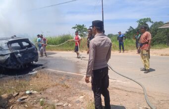 Polisi Gerak Cepat Tangani Kebakaran Mobil di Bengalon, Diduga Ledakan Akibat AC Mobil