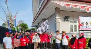 Keluarga Besar DPMPTSP Kutim Gelar Jalan Sehat, Puncak Rangkaian Peringatan HUT RI ke-81