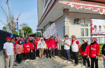 Keluarga Besar DPMPTSP Kutim Gelar Jalan Sehat, Puncak Rangkaian Peringatan HUT RI ke-81