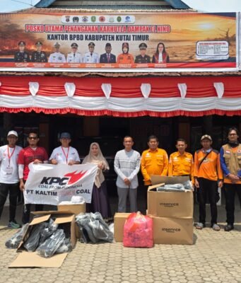 PT KPC Serahkan Bantuan APD Penanganan Karhutla, Sulastin Harapkan Dukungan dan Kepedulian Dunia Usaha di Kutai Timur
