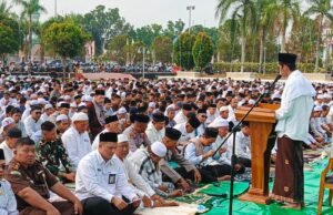 Ustadz Hamdan Asrofi Isi Khutbah Sholat Istisqa’ di Sangatta, Ajak Masyarakat Renungi Mengapa Nikmat Hujan Berubah Menjadi Bencana Kemarau Panjang