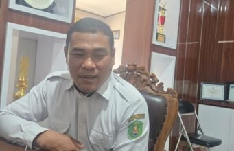 Teluk Singkama Punya Pasir Putih dan Mangrove, Trekking 500 Meter Mulai Ramai Dikunjungi