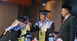 Stiper Kutim Wisuda 65 Sarjana, Fahmy: Jadi Pelopor dan Jangan Sombong