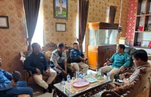 Respon Keluhan Warga, Perumdam Kutim Turunkan Tim Teknis di Sekurau Bawah