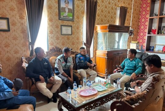 Respon Keluhan Warga, Perumdam Kutim Turunkan Tim Teknis di Sekurau Bawah